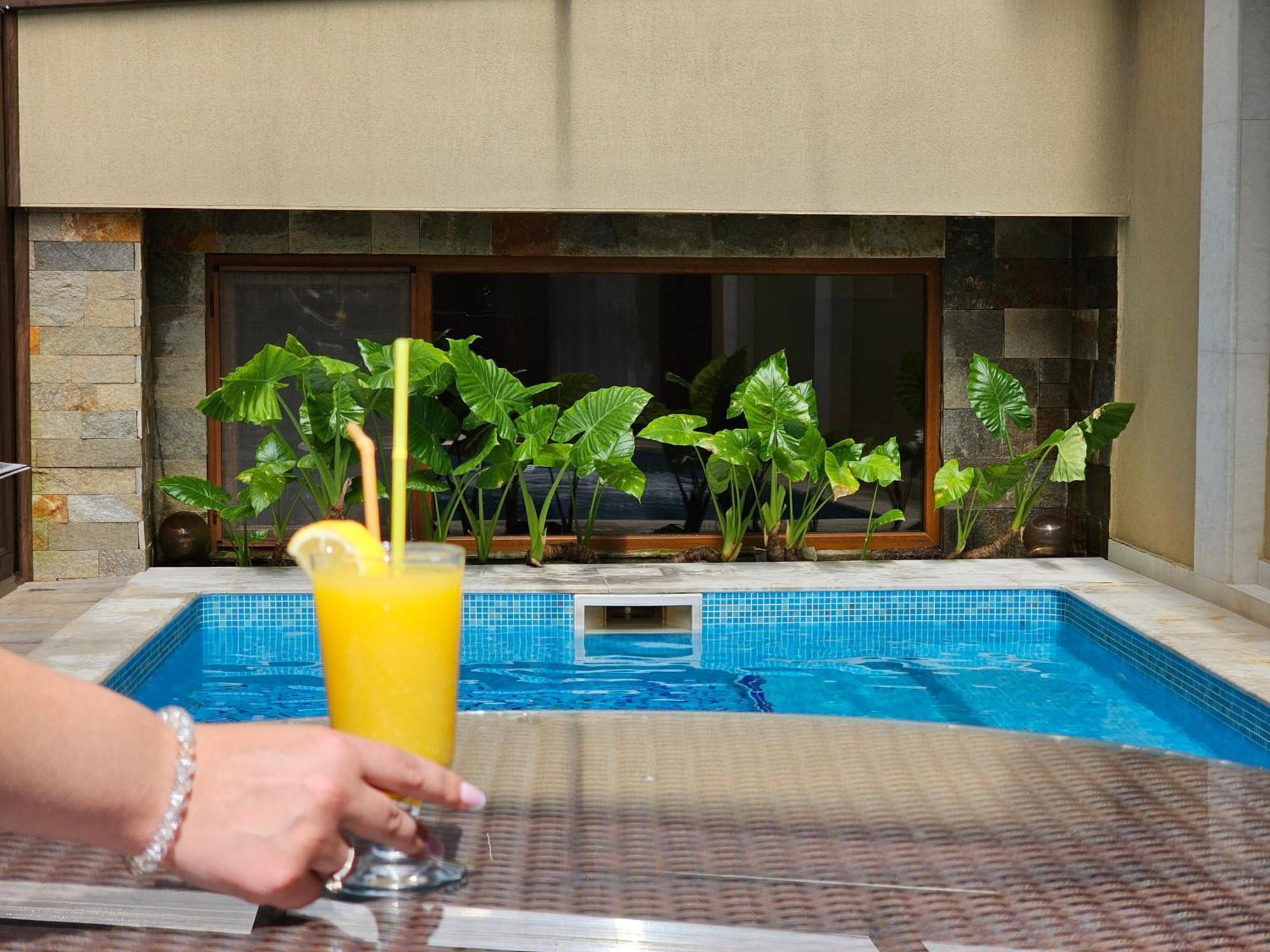 Family Hotel Jeri Velingrado Exterior foto
